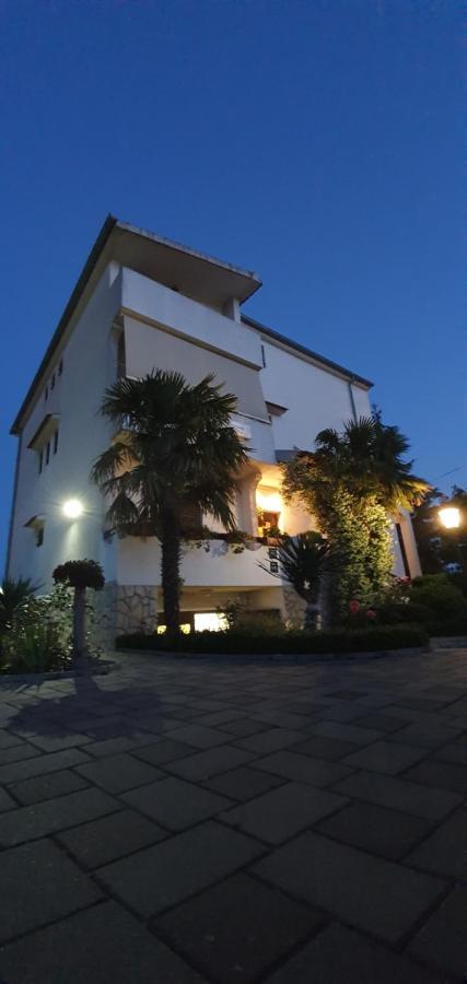 Apartments Sime Sukosan Luaran gambar