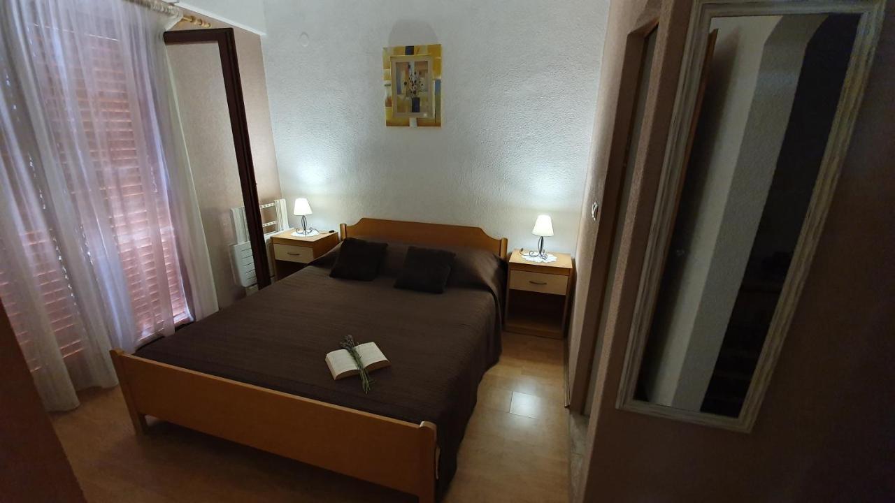 Apartments Sime Sukosan Luaran gambar