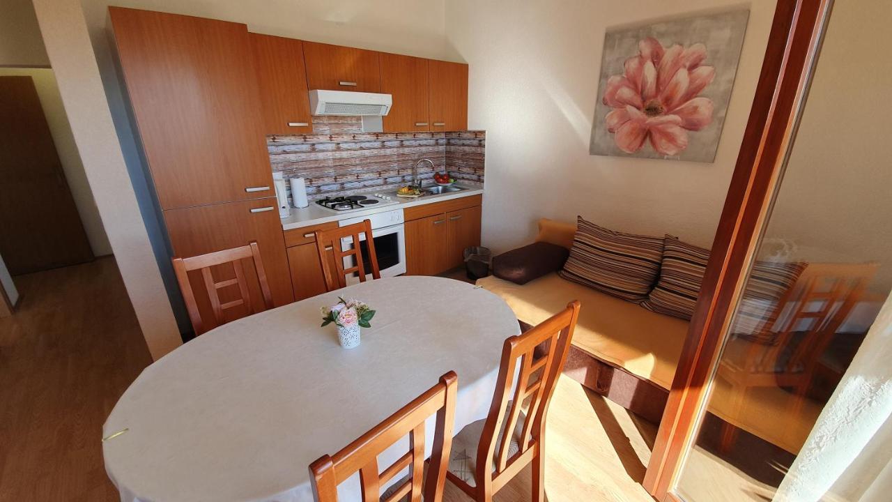 Apartments Sime Sukosan Luaran gambar