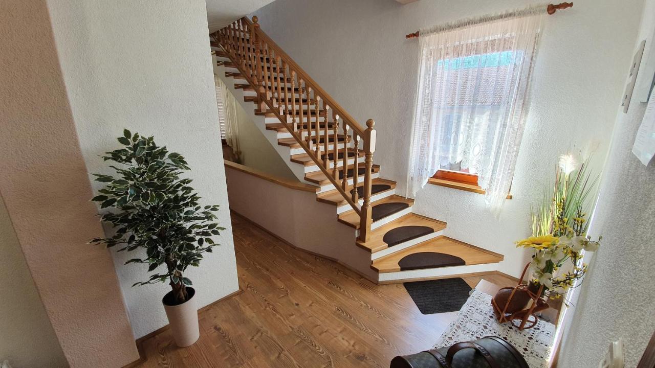 Apartments Sime Sukosan Luaran gambar